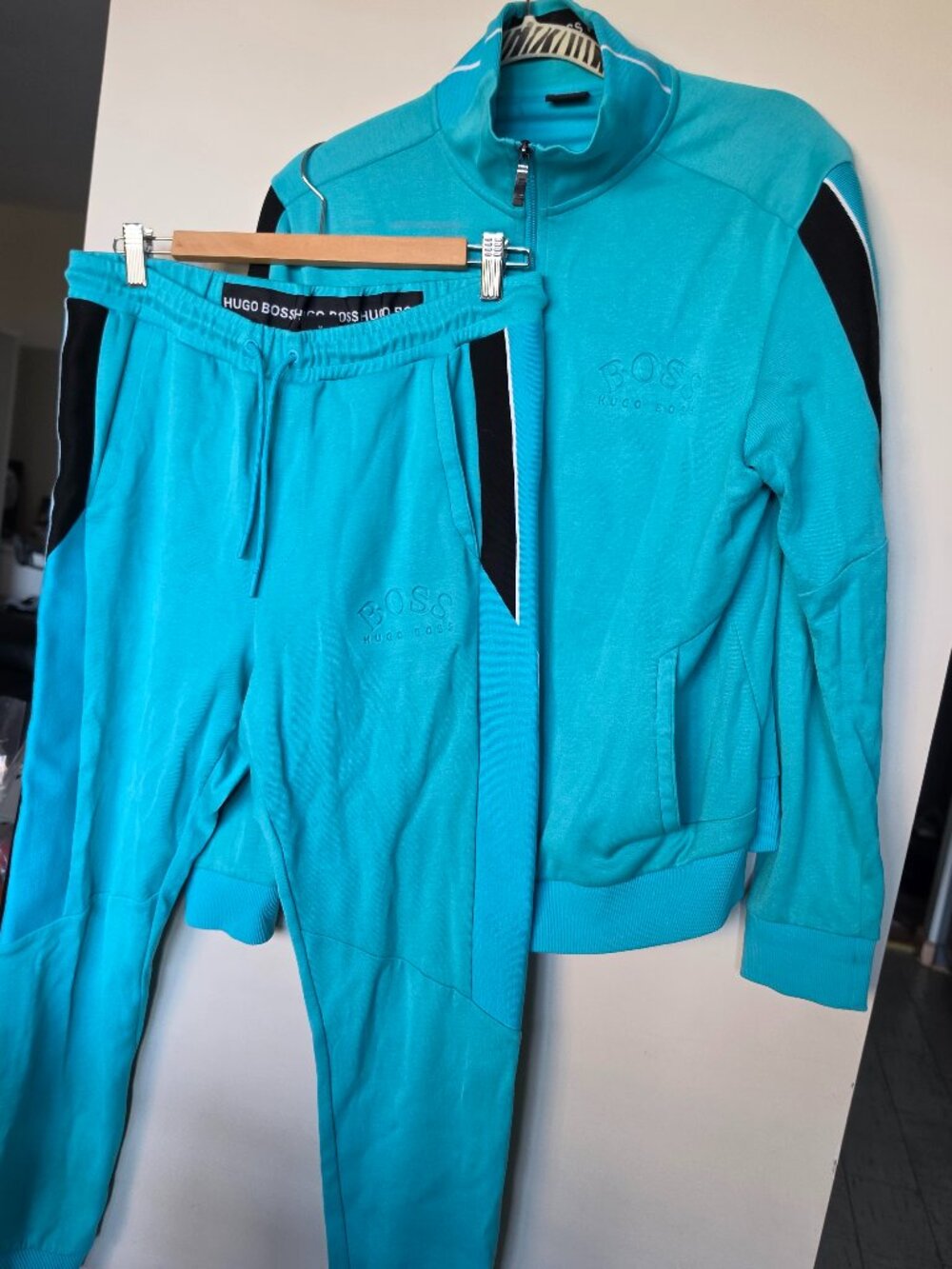 ✨ Premium BOSS Menswear Contrast-Panel Tracksuit Set ✨ Size M